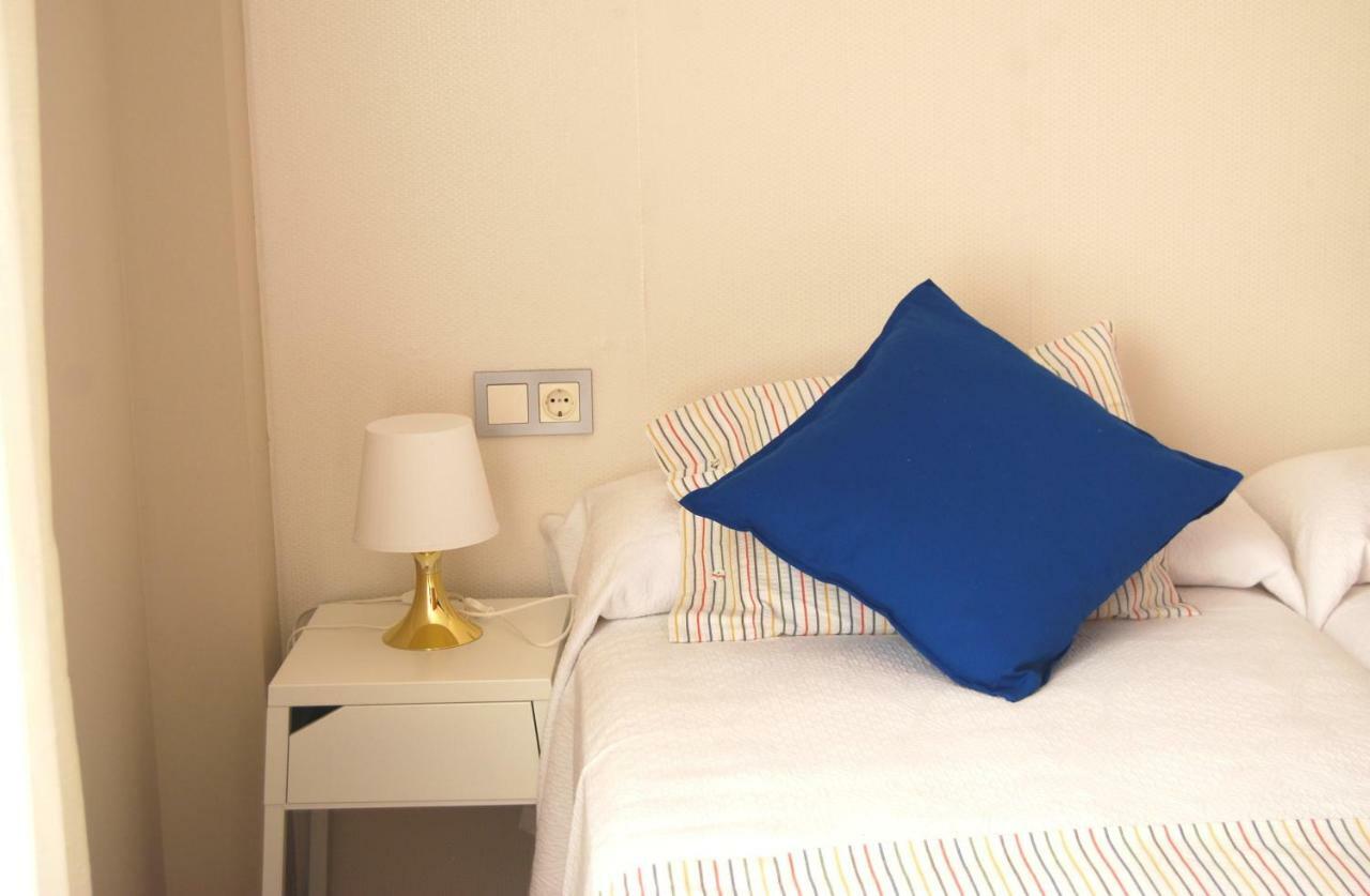 Centrico Nuevo Dos Banos Parking Apartment Seville Luaran gambar