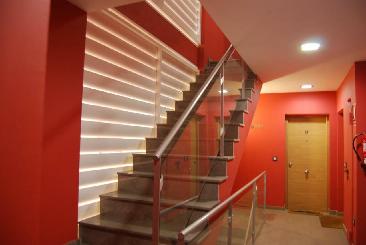 Centrico Nuevo Dos Banos Parking Apartment Seville Luaran gambar